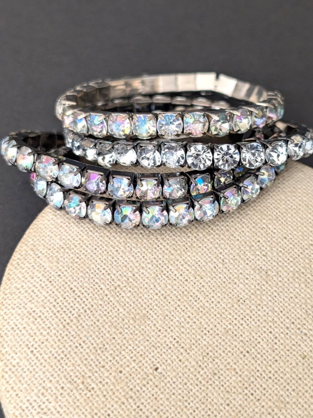 Bundle of 4 metal stretch bracelets with clear and aurora borealis beads - Picture 5 of 8